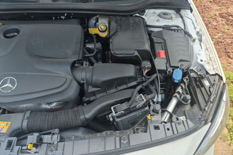 Used Mercedes-Benz GLA 2018 GLA 220 4MATIC Sport Edition Engine Bay Left