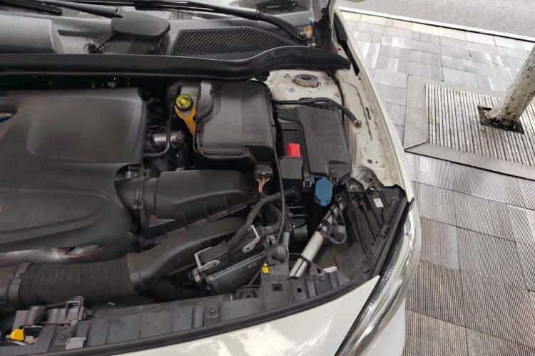 Used Mercedes-Benz GLA 2018 GLA 220 4MATIC Sport Edition Engine Bay Left