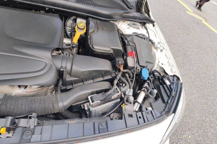 Used Mercedes-Benz GLA 2018 GLA 200 Fashion Model Engine Bay Left