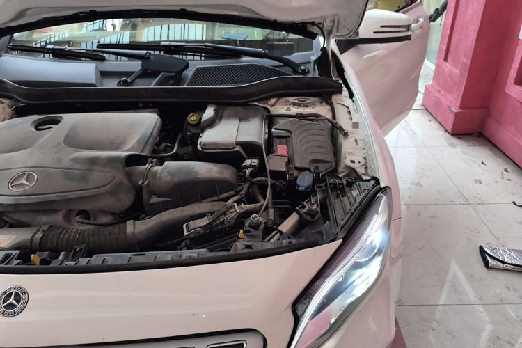 Used Mercedes-Benz GLA 2018 GLA 200 Fashion Model Engine Bay Left