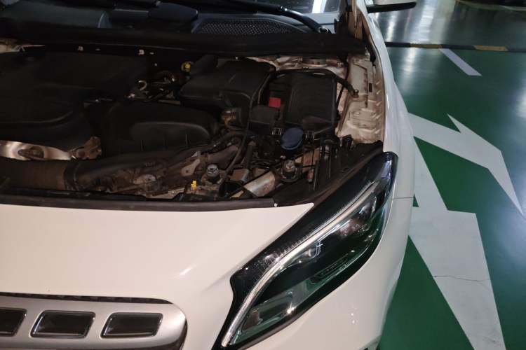 Used Mercedes-Benz GLA 2018 GLA 200 Fashion Model Engine Bay Left