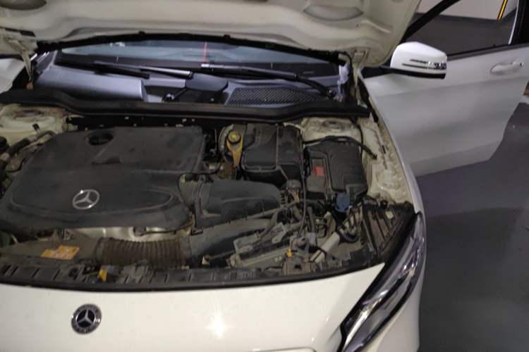 Used Mercedes-Benz GLA 2018 GLA 200 Fashion Model Engine Bay Left