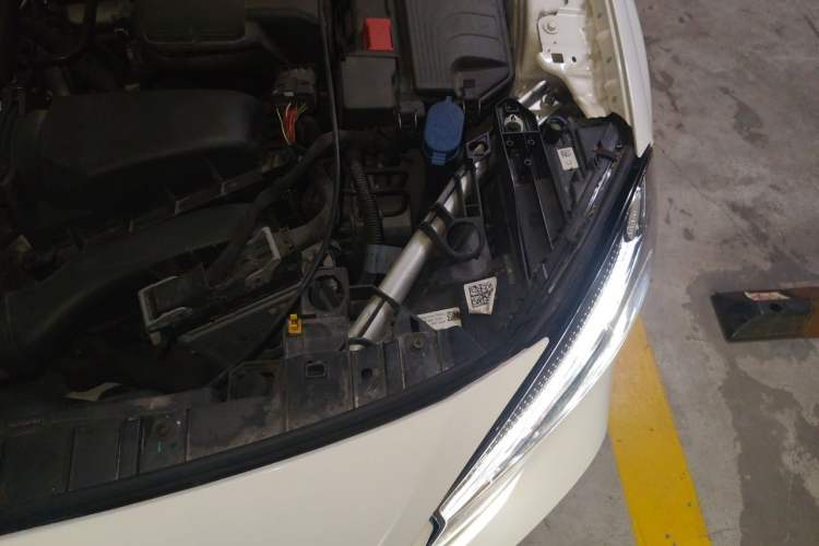 Used Mercedes-Benz GLA 2018 GLA 200 Fashion Model Engine Bay Left