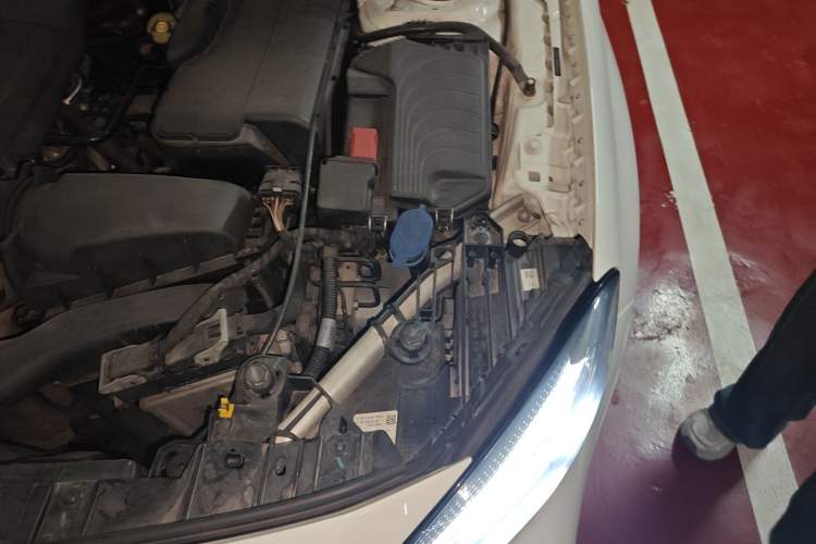 Used Mercedes-Benz GLA 2018 GLA 200 Fashion Model Engine Bay Left