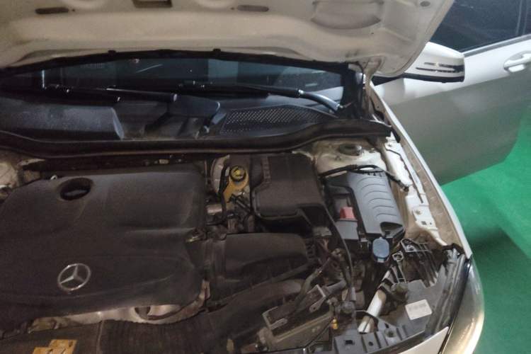Used Mercedes-Benz GLA 2018 GLA 200 Sport Edition Engine Bay Left