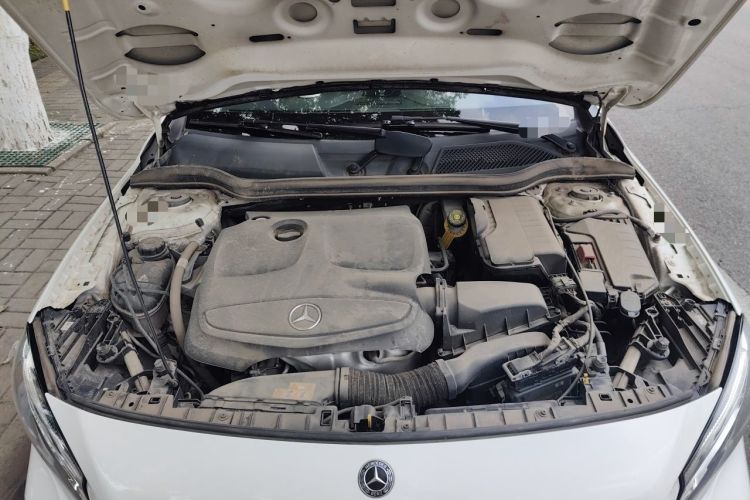 Used Mercedes-Benz GLA 2018 GLA 200 Fashion Model Engine Bay