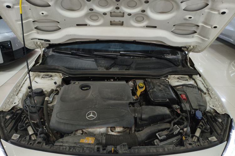 Used Mercedes-Benz GLA 2018 GLA 200 Fashion Model Engine Bay