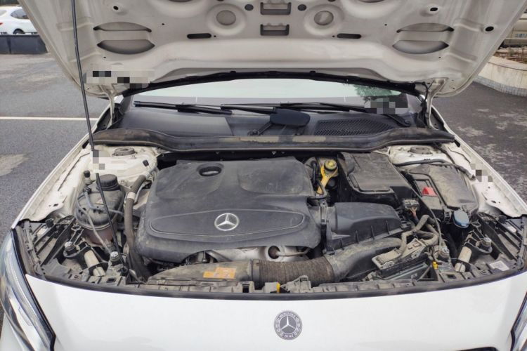 Used Mercedes-Benz GLA 2018 GLA 200 Fashion Model Engine Bay