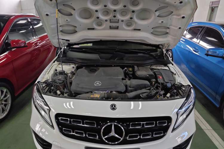 Used Mercedes-Benz GLA 2018 GLA 220 4MATIC Sport Edition Engine Bay