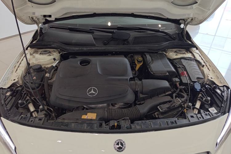 Used Mercedes-Benz GLA 2018 GLA 200 Fashion Model Engine Bay