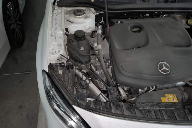 Used Mercedes-Benz GLA 2018 GLA 200 Fashion Model Engine Bay Right