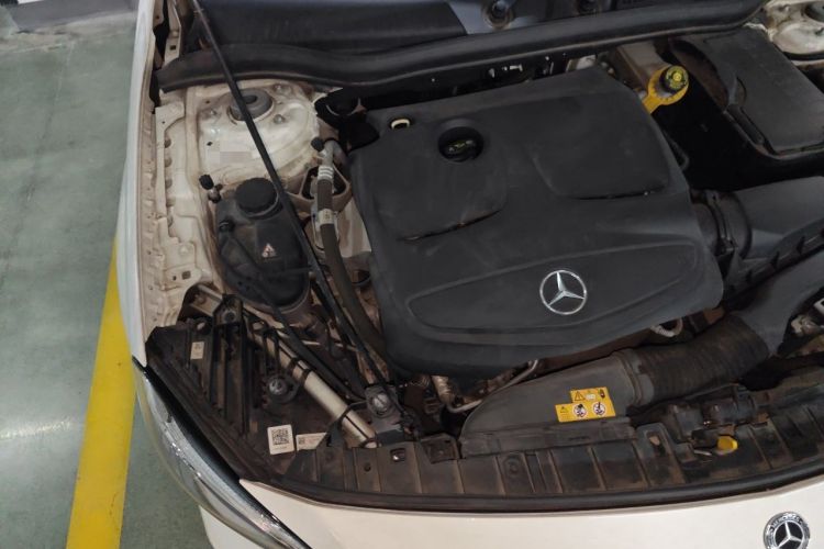 Used Mercedes-Benz GLA 2018 GLA 200 Fashion Model Engine Bay Right