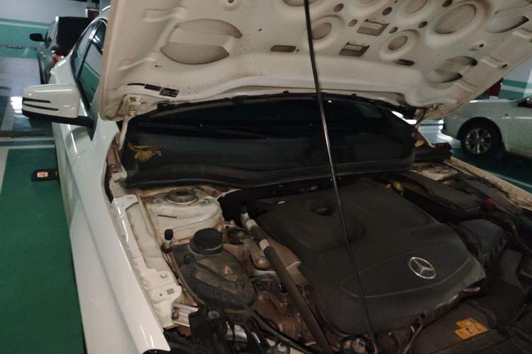 Used Mercedes-Benz GLA 2018 GLA 200 Sport Edition Engine Bay Right