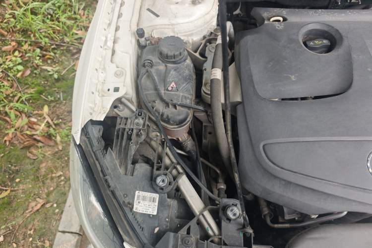 Used Mercedes-Benz GLA 2018 GLA 200 Sport Edition Engine Bay Right