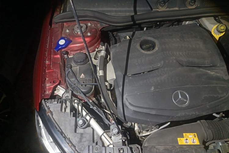 Used Mercedes-Benz GLA 2018 GLA 200 Sport Edition Engine Bay Right