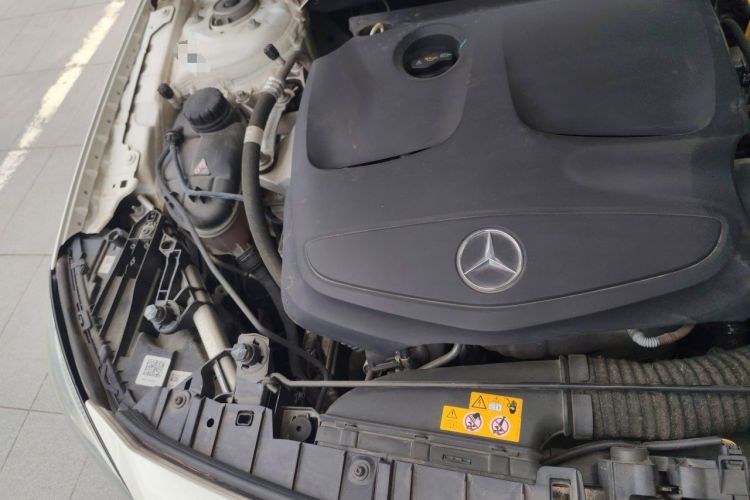 Used Mercedes-Benz GLA 2018 GLA 200 Fashion Model Engine Bay Right