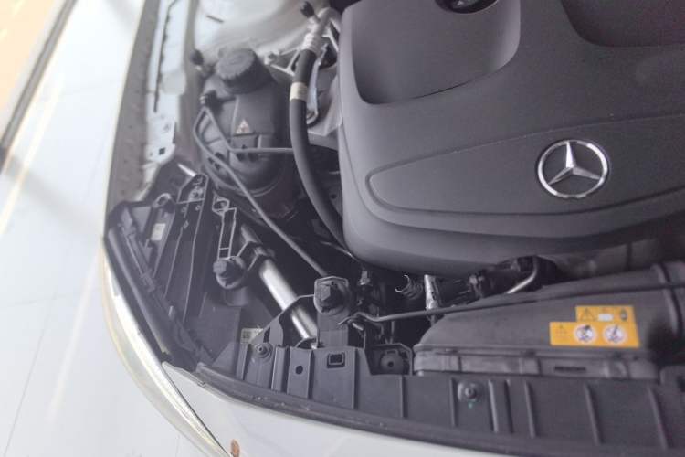 Used Mercedes-Benz GLA 2018 GLA 220 4MATIC Sport Edition Engine Bay Right
