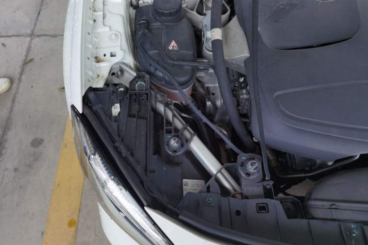 Used Mercedes-Benz GLA 2018 GLA 200 Fashion Model Engine Bay Right