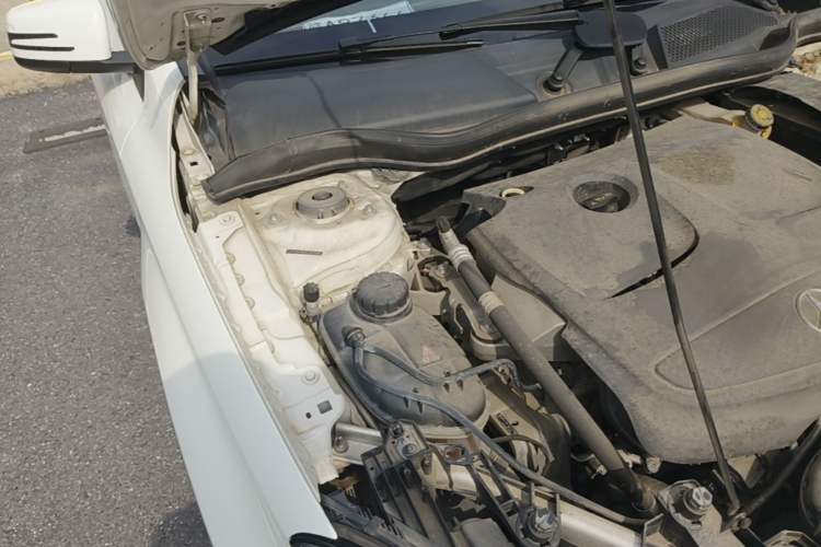 Used Mercedes-Benz GLA 2018 GLA 200 Sport Edition Engine Bay Right