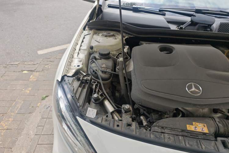 Used Mercedes-Benz GLA 2018 GLA 200 Sport Edition Engine Bay Right