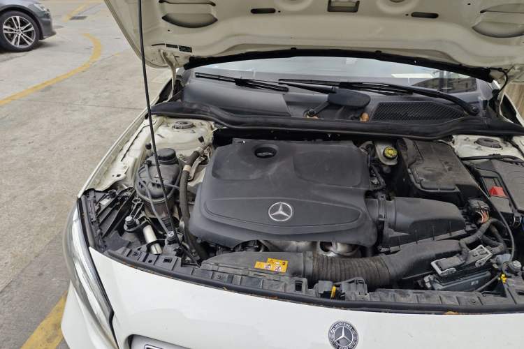 Used Mercedes-Benz GLA 2018 GLA 200 Fashion Model Engine Bay Right