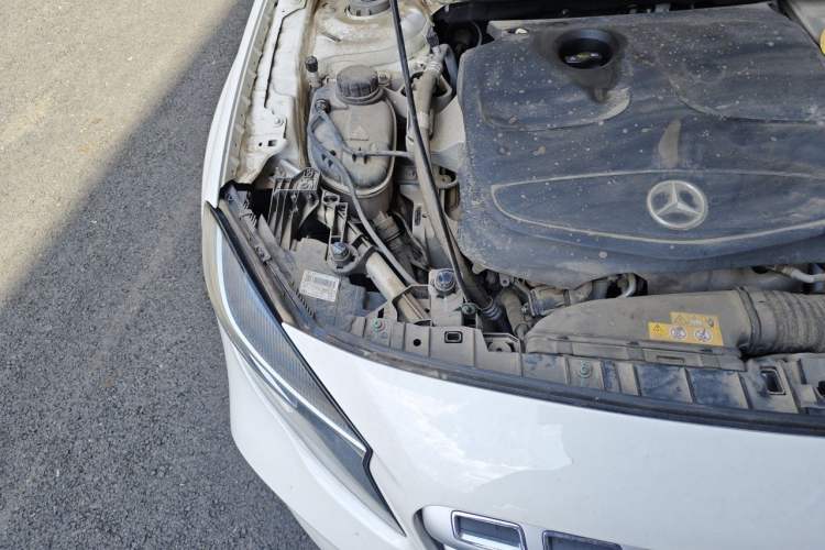 Used Mercedes-Benz GLA 2018 GLA 200 Sport Edition Engine Bay Right