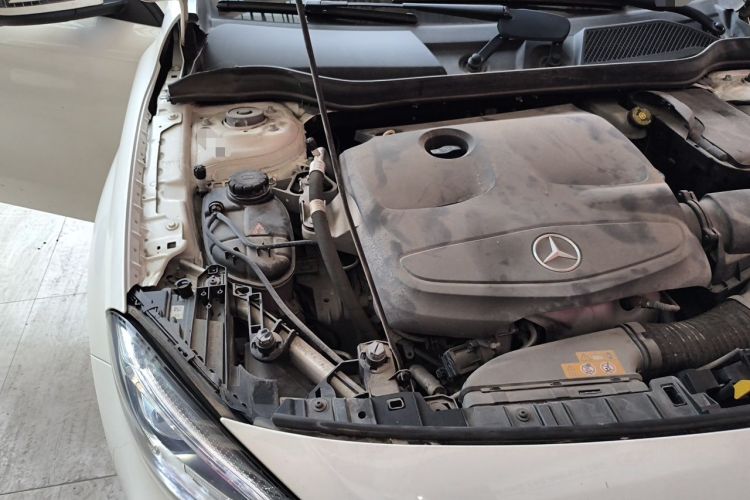 Used Mercedes-Benz GLA 2018 GLA 200 Fashion Model Engine Bay Right