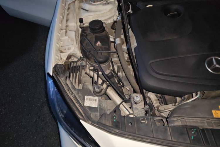 Used Mercedes-Benz GLA 2018 GLA 200 Sport Edition Engine Bay Right
