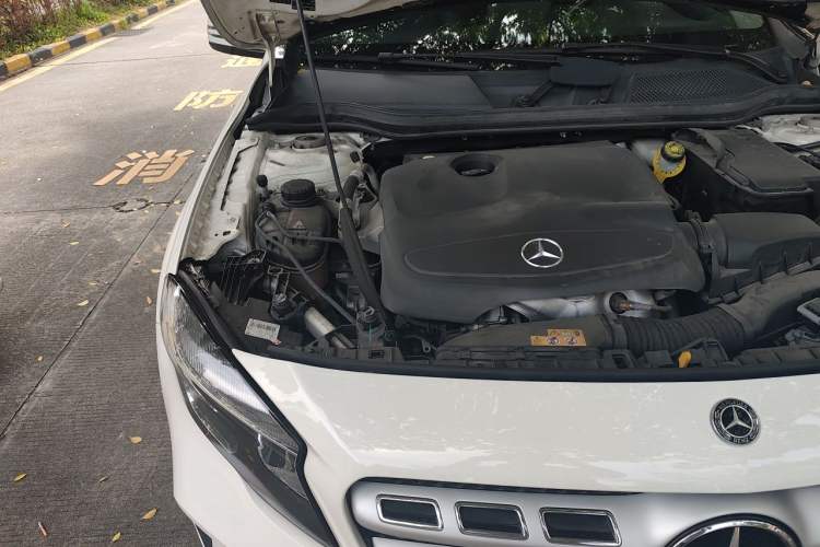Used Mercedes-Benz GLA 2018 GLA 200 Sport Edition Engine Bay Right