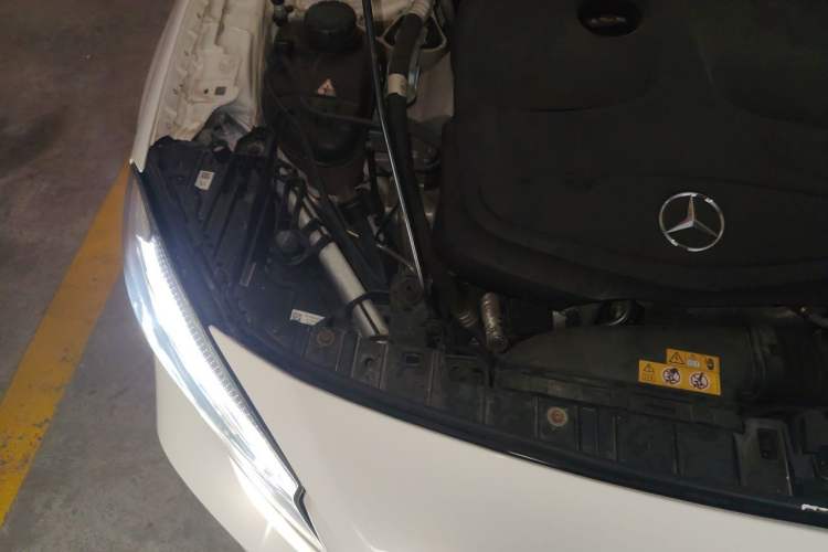 Used Mercedes-Benz GLA 2018 GLA 200 Fashion Model Engine Bay Right