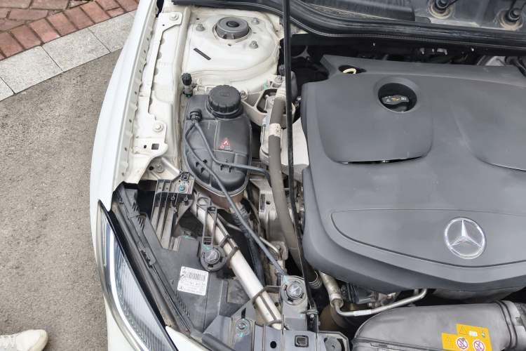 Used Mercedes-Benz GLA 2018 GLA 200 Sport Edition Engine Bay Right