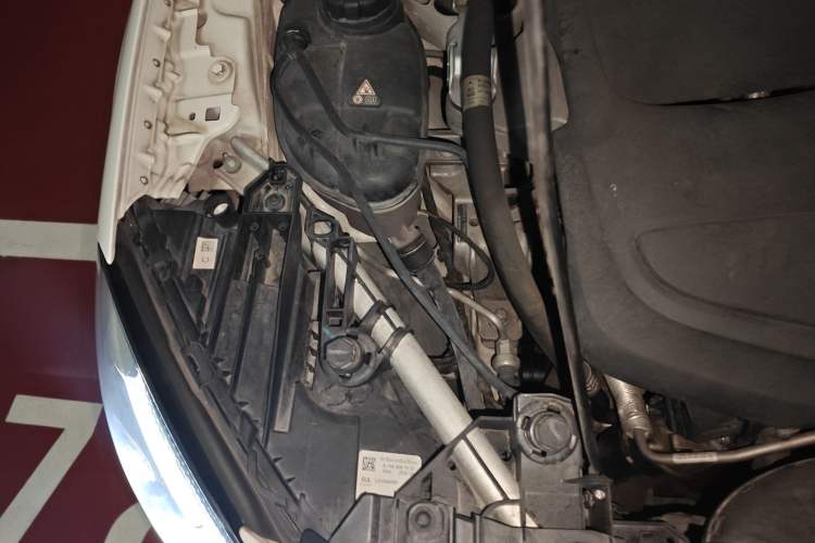 Used Mercedes-Benz GLA 2018 GLA 200 Fashion Model Engine Bay Right