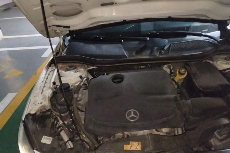 Used Mercedes-Benz GLA 2018 GLA 200 Sport Edition Engine Bay Right