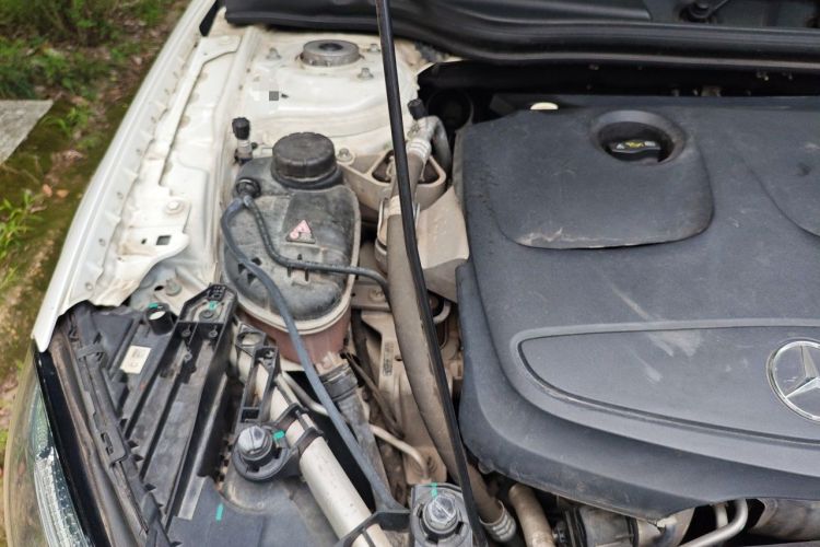 Used Mercedes-Benz GLA 2018 GLA 200 Fashion Model Engine Bay Right
