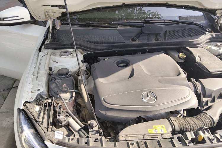 Used Mercedes-Benz GLA 2018 GLA 200 Fashion Model Engine Bay Right