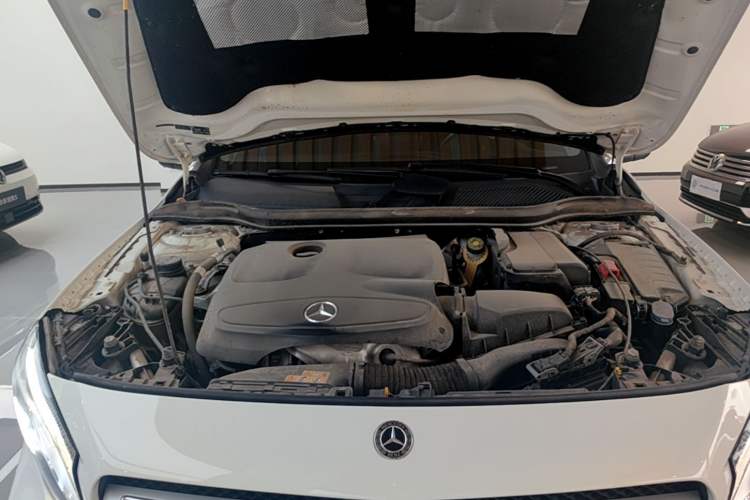 Used Mercedes-Benz GLA 2018 GLA 200 Fashion Model Engine Bay