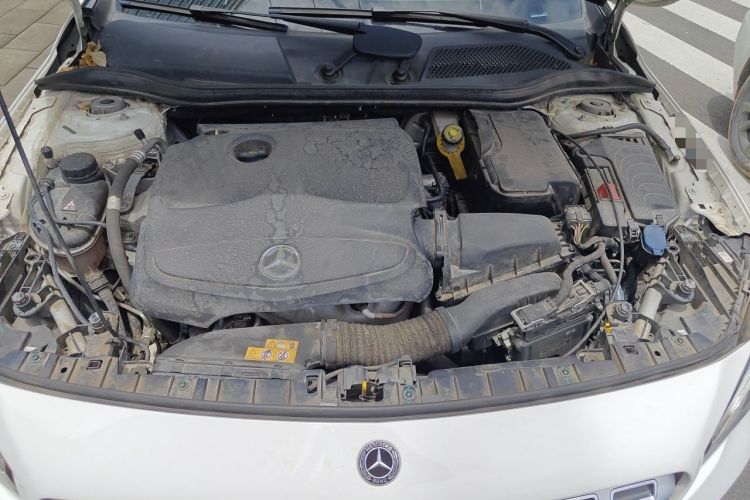 Used Mercedes-Benz GLA 2018 GLA 200 Fashion Model Engine Bay
