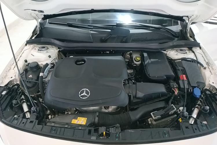 Used Mercedes-Benz GLA 2018 GLA 200 Fashion Model Engine Bay