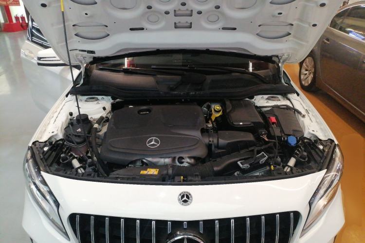 Used Mercedes-Benz GLA 2018 GLA 200 Fashion Model Engine Bay