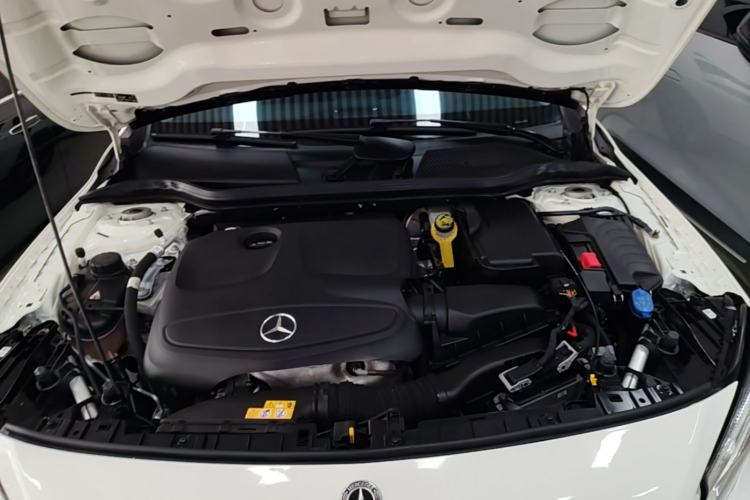 Used Mercedes-Benz GLA 2018 GLA 200 Fashion Model Engine Bay