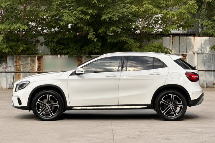 Used Mercedes-Benz GLA 2018 GLA 200 Fashion Model Exterior 2
