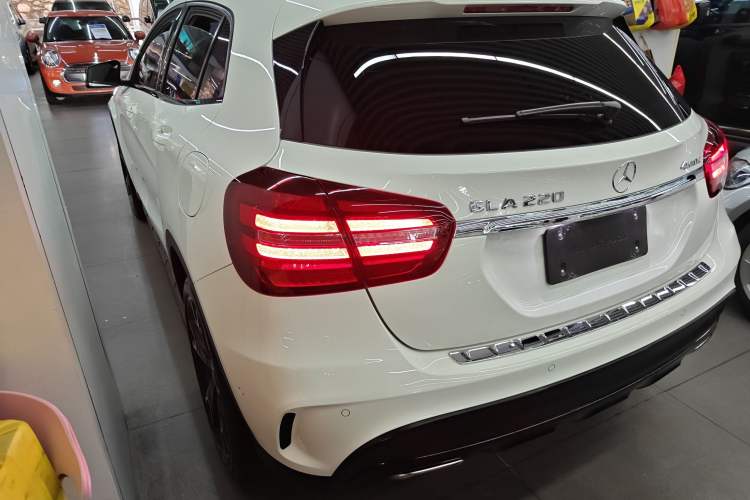 Used Mercedes-Benz GLA 2018 GLA 220 4MATIC Sport Edition Exterior 2