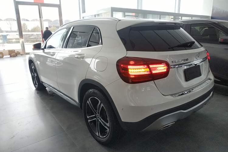 Used Mercedes-Benz GLA 2018 GLA 200 Fashion Model Exterior 3