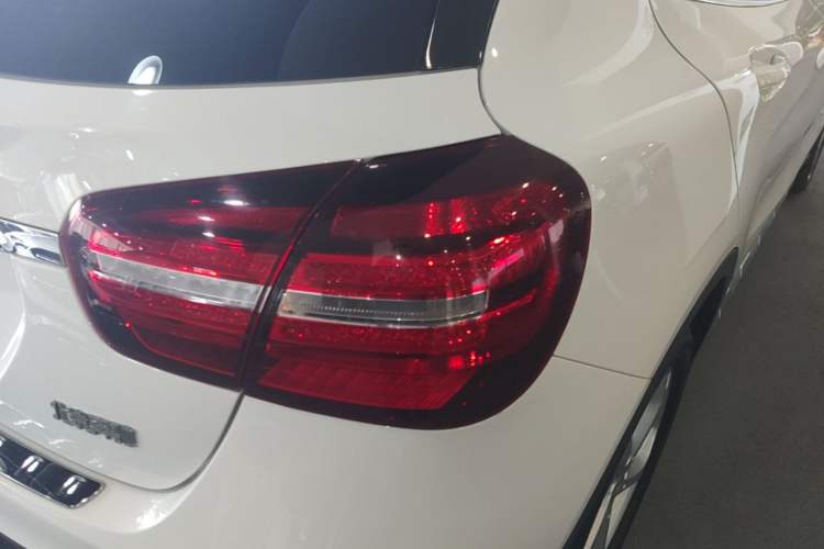 Used Mercedes-Benz GLA 2018 GLA 200 Sport Edition Exterior 3