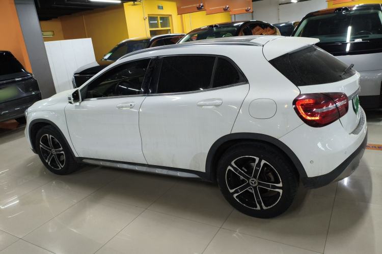 Used Mercedes-Benz GLA 2018 GLA 200 Fashion Model Exterior 3