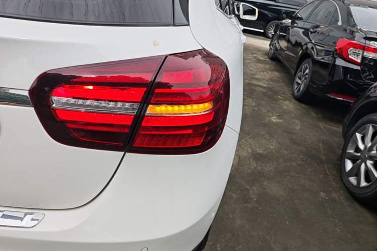 Used Mercedes-Benz GLA 2018 GLA 200 Sport Edition Exterior 3