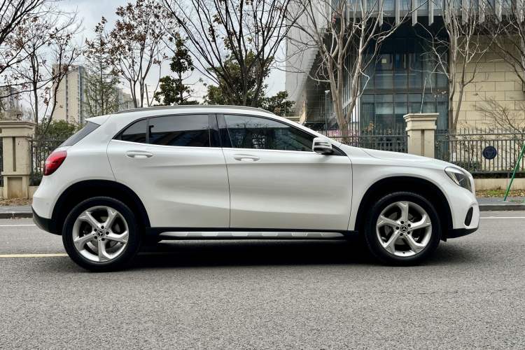 Used Mercedes-Benz GLA 2018 GLA 200 Sport Edition Exterior 3