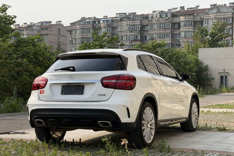 Used Mercedes-Benz GLA 2018 GLA 200 Polar Limited Edition Exterior 6