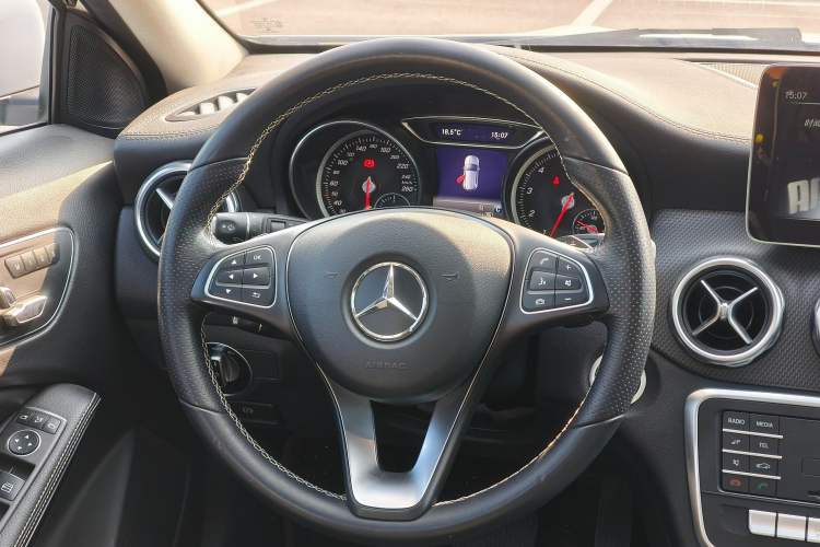 Used Mercedes-Benz GLA 2018 GLA 200 Fashion Model Exterior 7