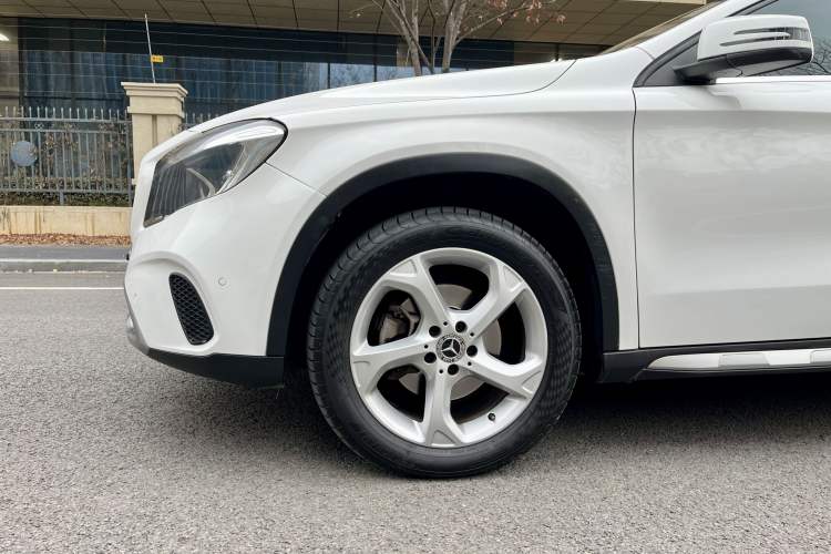 Used Mercedes-Benz GLA 2018 GLA 200 Sport Edition Exterior 7